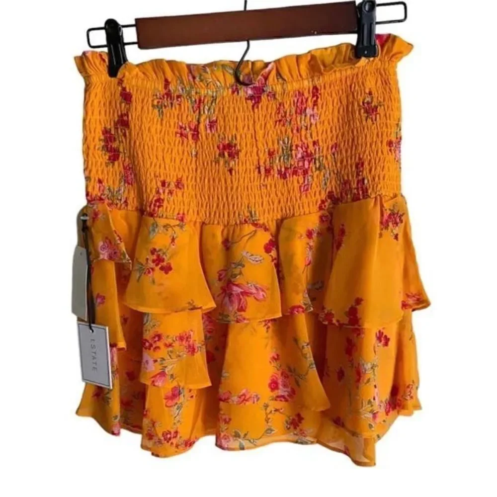 1. State NWT Floral Print Smocked Waist Miniskirt in Rose Vines Size Small